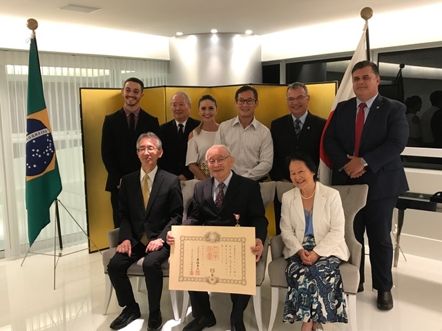 Comendador Tadao Nagai com seus parentes e amigos